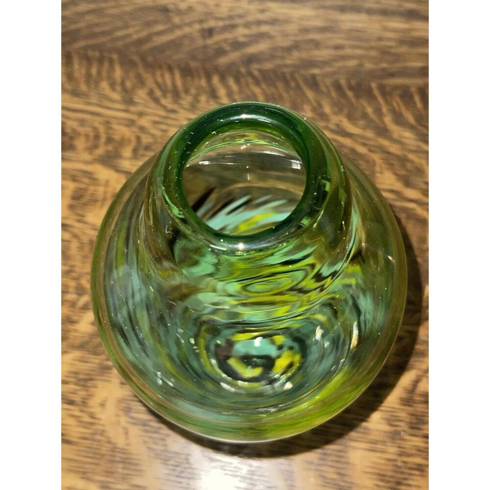 Italian Art Glass Vase Green/Swirled Stretched - Picture 2 of 6